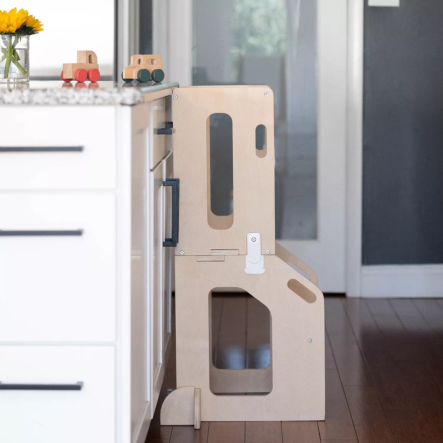 2-in-1 Learning Tower 'N Art Desk