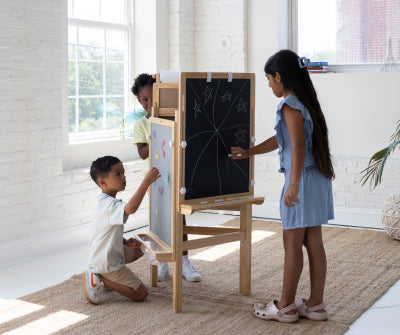 Children's painting easel