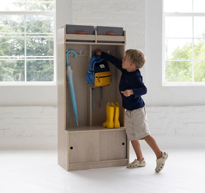 Kids’ mudroom storage